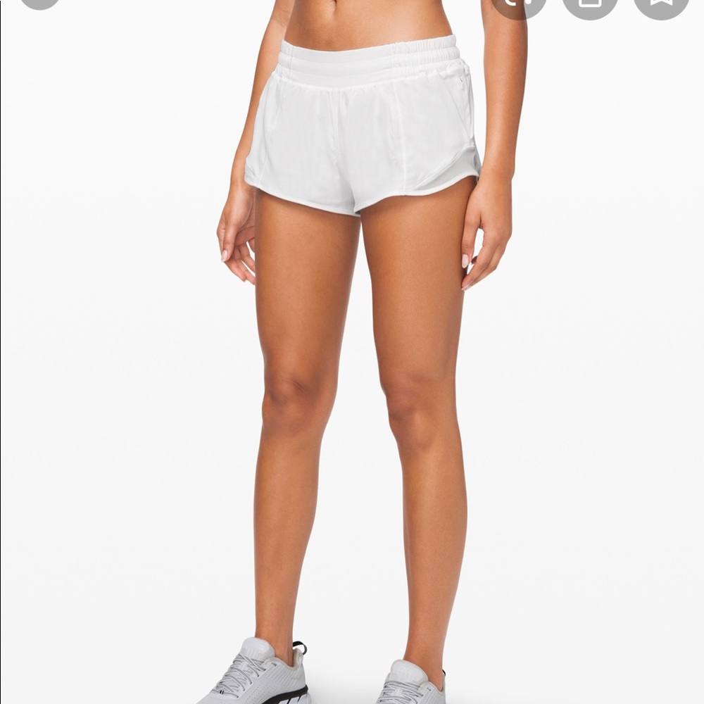 White Lululemon Shorts  Hotty Hot size 6 2.5”